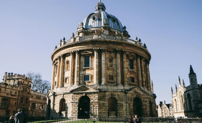Exploring the History and Significance of Oxford_s Most Iconic Landmark